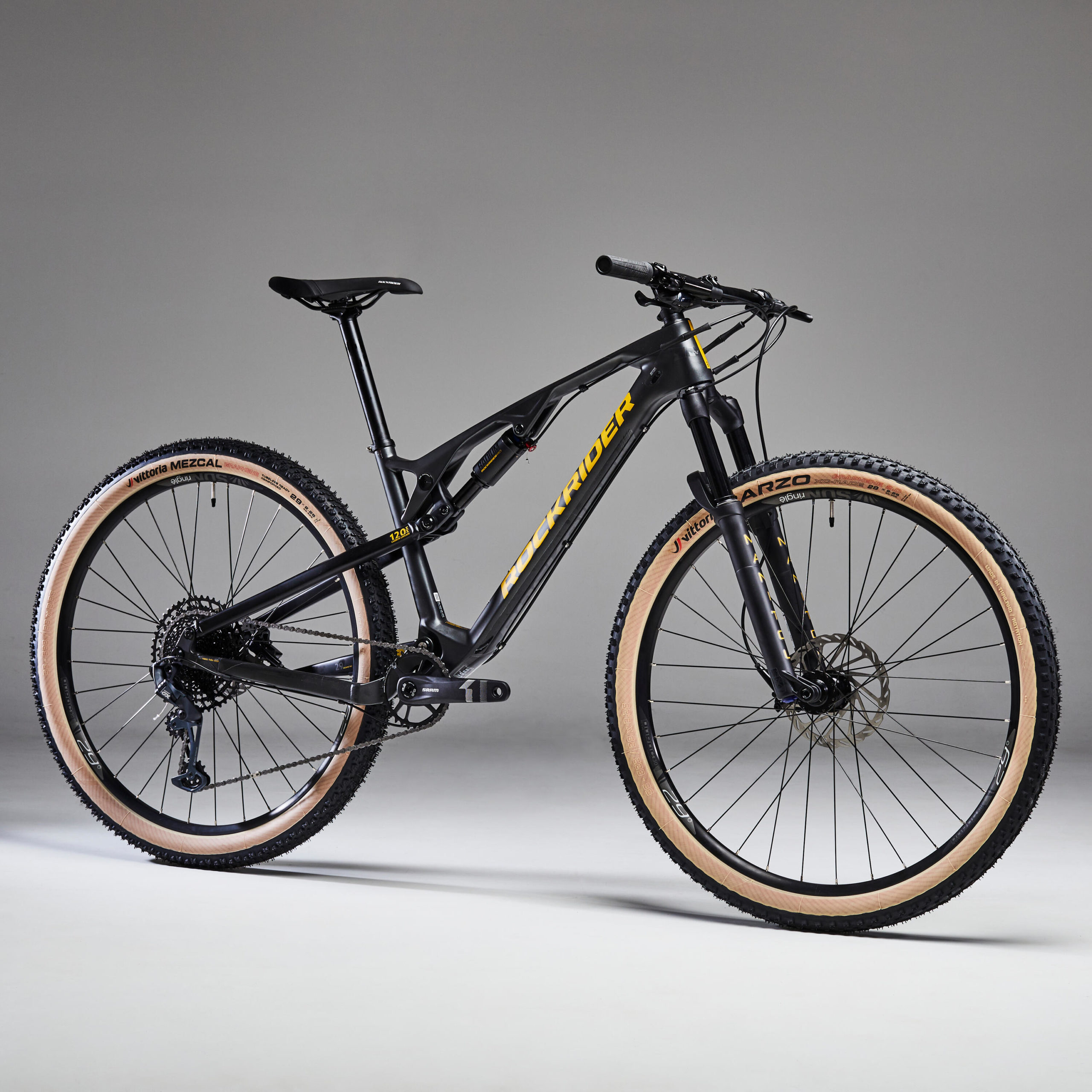 MTB 29 doble suspensión carbono Rockrider XC 500 con buen montaje a 1799€  — BiciRace